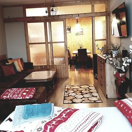 Apartma Raj V Ramzove Апартаменты Остружна