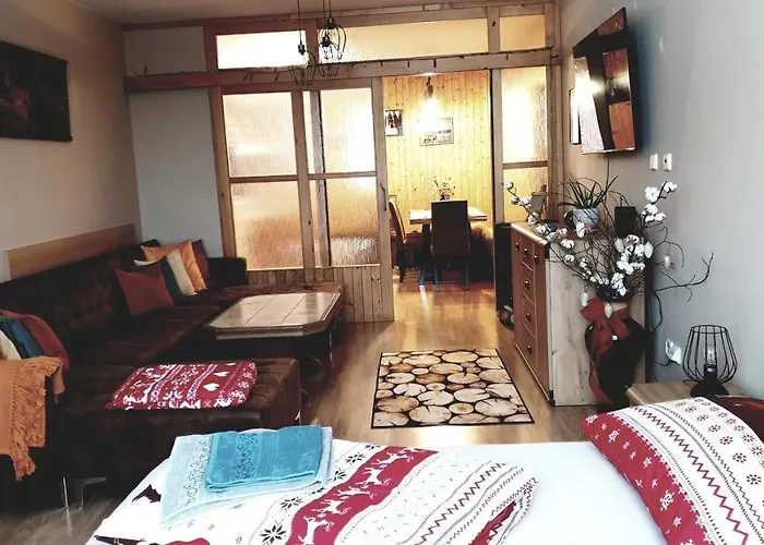 Apartma Raj V Ramzove Апартаменты Остружна